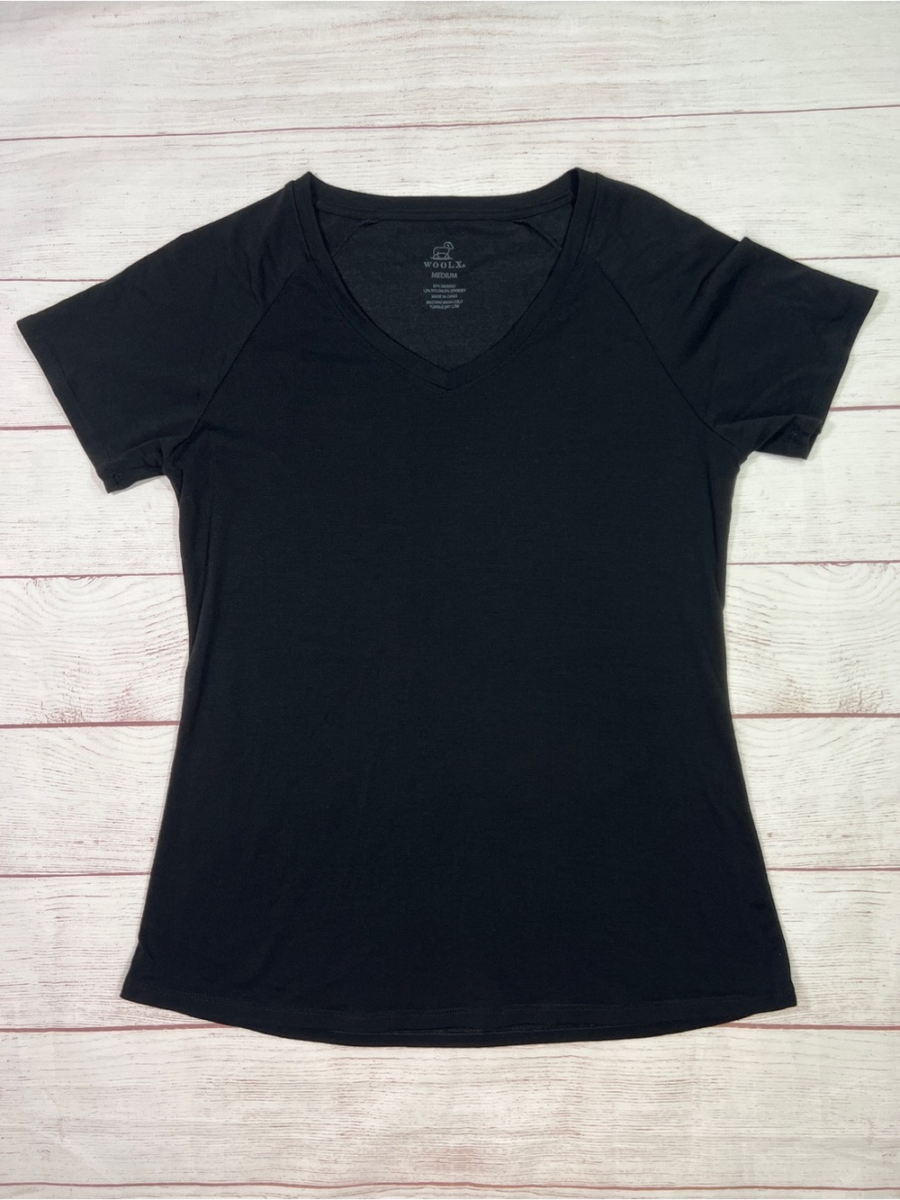 Woolx Mia Merino Wool V-Neck Tee - Medium - black lightweight short sleeve EUC - Picture 2 of 9